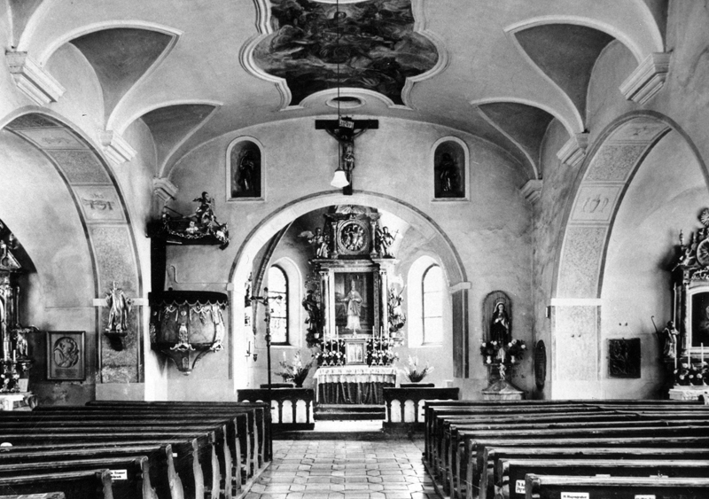 Inneres der alten Pfarrkirche Böbrach